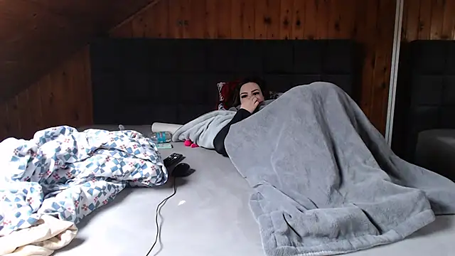 BoeseMoni1998 online show from 02/11/25, 10:48