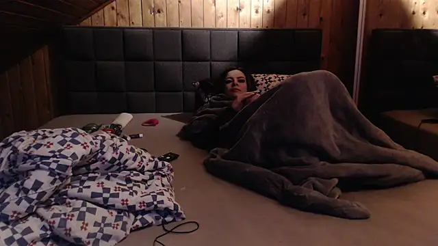 BoeseMoni1998 online show from 02/20/25, 07:19