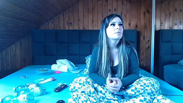 BoeseMoni1998 online show from 03/09/25, 11:47