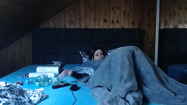 BoeseMoni1998 online show from 03/16/25, 11:38