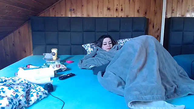 BoeseMoni1998 online show from 03/17/25, 07:57