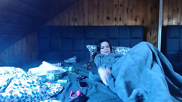 BoeseMoni1998 online show from 03/18/25, 03:10