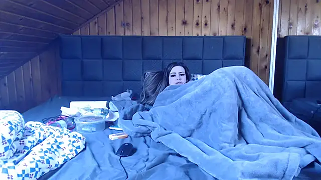 BoeseMoni1998 online show from 03/21/25, 10:39