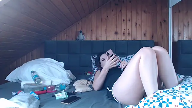 BoeseMoni1998 online show from 09/19/25, 07:21