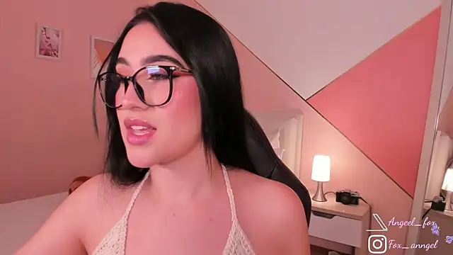 Snapshot of angeel_fox chatting on 11/09/25, 11:25 angeel fox online show from 11/09/25, 11:25