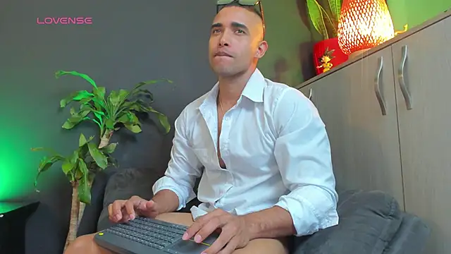 LincomAmith online show from 09/27/25, 10:37