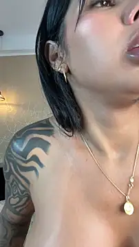 Snapshot of Cleopatra_Fit chatting on 06/20/26, 10:07 Cleopatra Fit online show from 06/20/26, 10:07