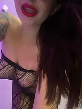 GoodGirll2133 online show from 12/18/24, 10:30