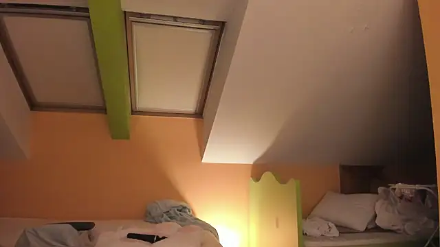 GoodGirll2133 online show from 02/10/25, 09:47