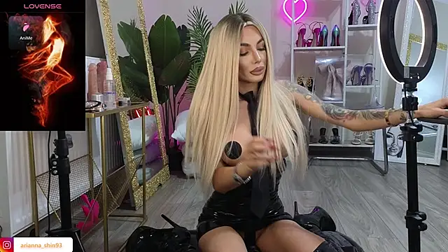 ArianaArianna online show from 11/05/25, 08:09