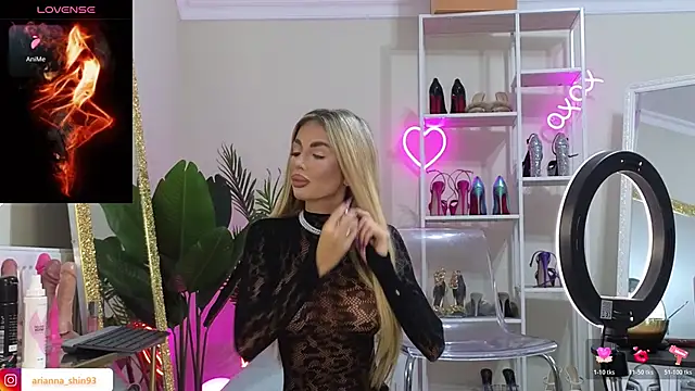 Snapshot of ArianaArianna chatting on 12/20/25, 08:43 ArianaArianna online show from 12/20/25, 08:43