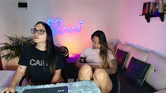 Jules n Gia online show from 01/30/25, 11:55