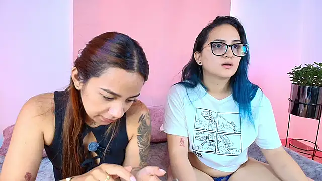 Jules n Gia online show from 10/28/25, 06:54