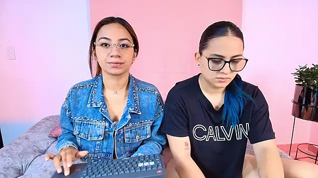 Jules n Gia online show from 10/29/25, 10:28