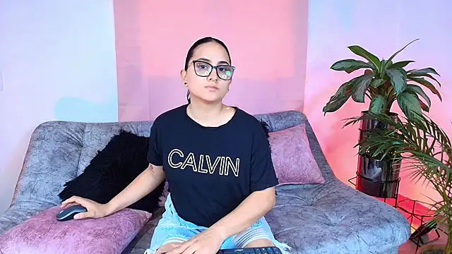 Jules n Gia online show from 11/06/25, 05:47