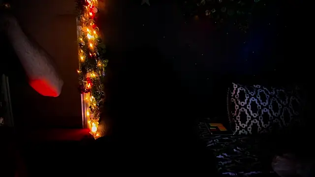 Snapshot of newjeff chatting on 12/23/25, 12:30 newjeff online show from 12/23/25, 12:30