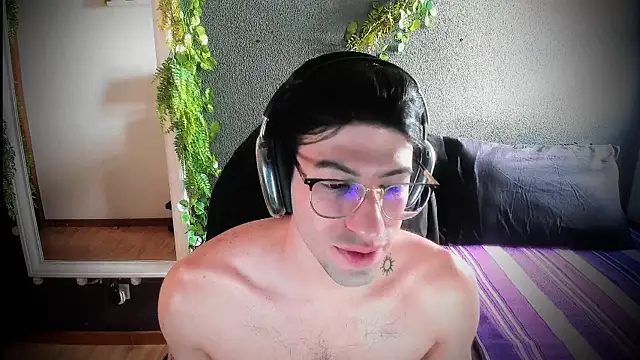 Snapshot of newjeff chatting on 03/24/26, 12:10 newjeff online show from 03/24/26, 12:10