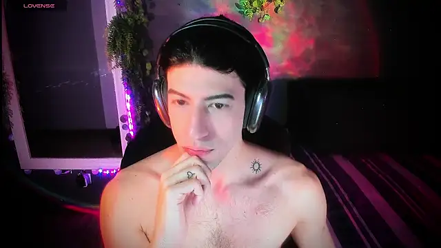 Snapshot of newjeff chatting on 03/27/26, 05:01 newjeff online show from 03/27/26, 05:01