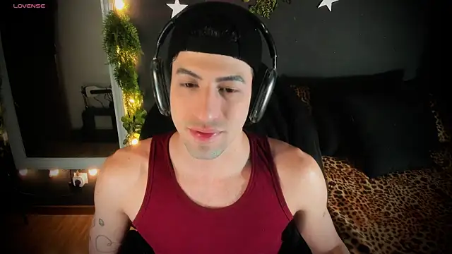 Snapshot of newjeff chatting on 04/18/26, 08:53 newjeff online show from 04/18/26, 08:53