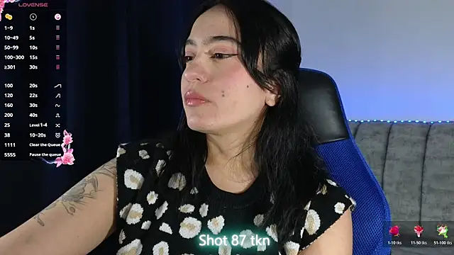 Snapshot of ZaraDames_ chatting on 06/27/26, 04:39 ZaraDames online show from 06/27/26, 04:39