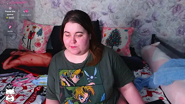 Estelle Hicks online show from 02/05/25, 06:04