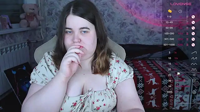 Estelle Hicks online show from 12/15/25, 06:34