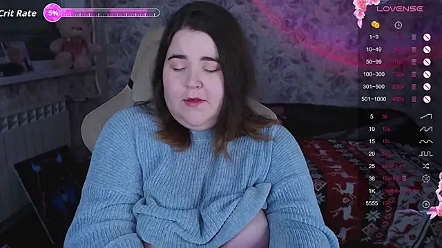 Snapshot of Estelle_Hicks chatting on 12/17/25, 06:36 Estelle Hicks online show from 12/17/25, 06:36