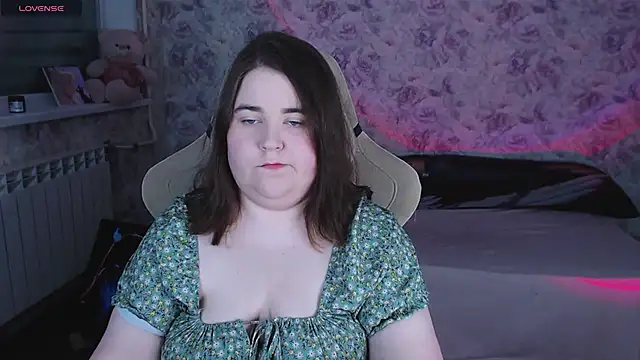 Snapshot of Estelle_Hicks chatting on 05/06/26, 06:57 Estelle Hicks online show from 05/06/26, 06:57