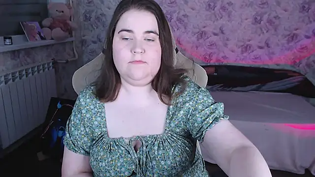 Snapshot of Estelle_Hicks chatting on 05/07/26, 06:46 Estelle Hicks online show from 05/07/26, 06:46