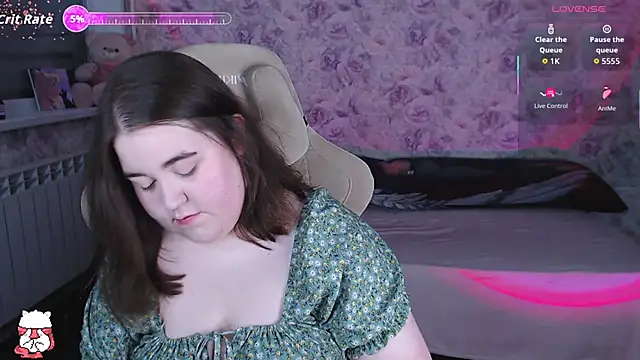 Snapshot of Estelle_Hicks chatting on 05/16/26, 07:01 Estelle Hicks online show from 05/16/26, 07:01
