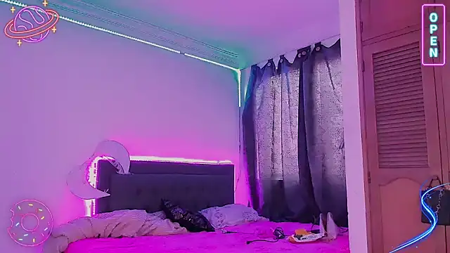 LittleEmmaa online show from 12/01/24, 04:29