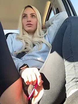 Snapshot of AmaliaMarkova_ chatting on 02/24/25, 06:26 AmaliaMarkova online show from 02/24/25, 06:26