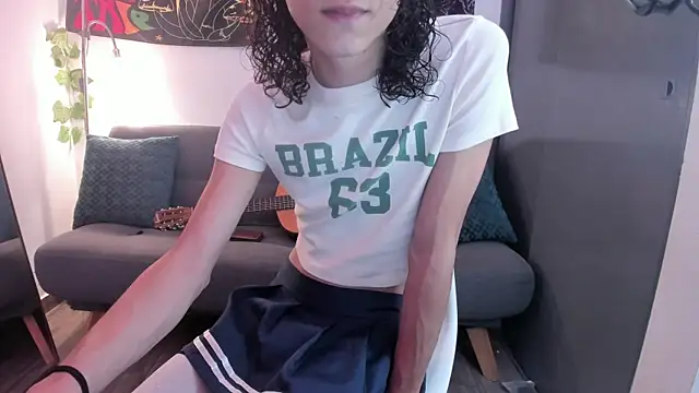 Snapshot of Danni_boy chatting on 12/15/24, 11:31 Danni boy online show from 12/15/24, 11:31