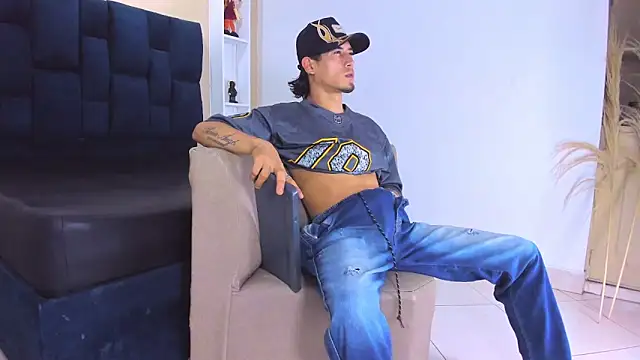 Snapshot of Jhonn_Rhyss chatting on 11/28/25, 02:36 Jhonn Rhyss online show from 11/28/25, 02:36