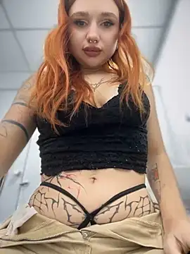 Snapshot of KarinHorny chatting on 12/06/24, 05:31 KarinHorny online show from 12/06/24, 05:31