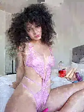 Snapshot of Emily_Posh chatting on 09/27/25, 09:36 Emily Posh online show from 09/27/25, 09:36