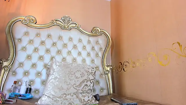 Celeste Baker  online show from 12/02/25, 12:10