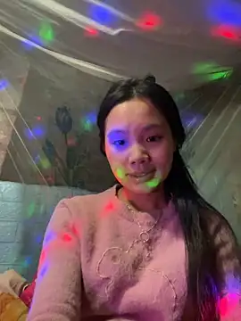 Snapshot of Be-MyMy chatting on 12/23/24, 12:52 Be-MyMy online show from 12/23/24, 12:52