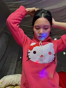 Snapshot of Be-MyMy chatting on 12/24/24, 09:39 Be-MyMy online show from 12/24/24, 09:39