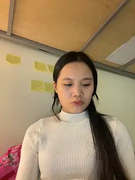 Snapshot of Be-MyMy chatting on 12/30/24, 02:19 Be-MyMy online show from 12/30/24, 02:19