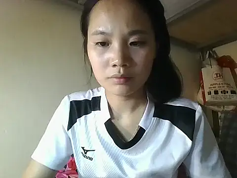 Snapshot of Be-MyMy chatting on 12/20/25, 04:14 Be-MyMy online show from 12/20/25, 04:14