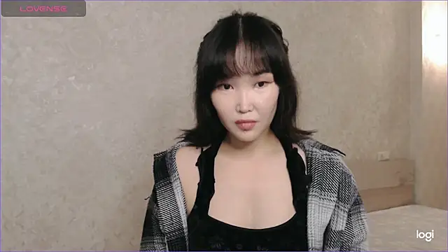 Snapshot of TumiLio chatting on 05/11/26, 02:45 TumiLio online show from 05/11/26, 02:45