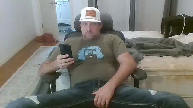 Snapshot of poundyouout69 chatting on 03/13/25, 08:54 poundyouout69 online show from 03/13/25, 08:54