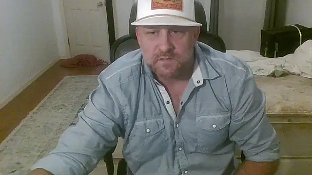 Snapshot of poundyouout69 chatting on 03/18/25, 04:37 poundyouout69 online show from 03/18/25, 04:37