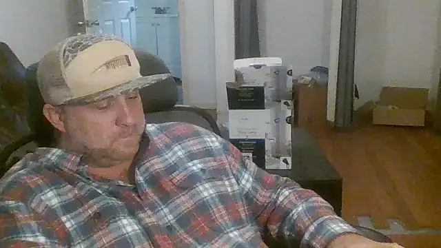 Snapshot of poundyouout69 chatting on 12/22/25, 04:37 poundyouout69 online show from 12/22/25, 04:37