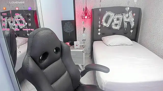 SUZETMONACO online show from 11/22/25, 07:35