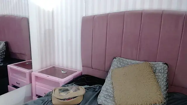 Snapshot of Susy_thomson chatting on 03/02/25, 02:19 Susy thomson online show from 03/02/25, 02:19