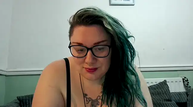 Snapshot of Bustycurves chatting on 03/21/25, 10:28 Bustycurves online show from 03/21/25, 10:28