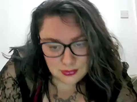 Snapshot of Bustycurves chatting on 09/27/25, 09:53 Bustycurves online show from 09/27/25, 09:53