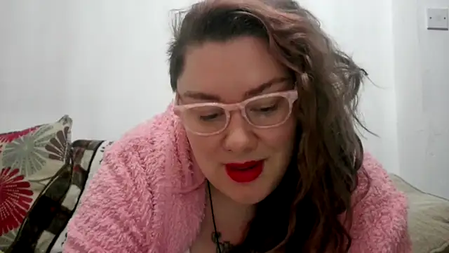 Snapshot of Bustycurves chatting on 11/16/25, 01:55 Bustycurves online show from 11/16/25, 01:55